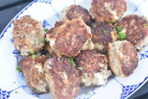 Græske frikadeller med feta - nem opskrift