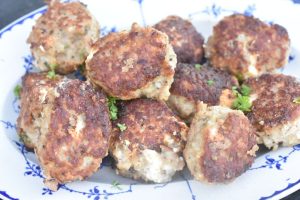 Græske frikadeller med feta - nem opskrift