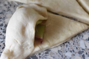 Kærnemælkshorn med rabarber - rabarberhorn