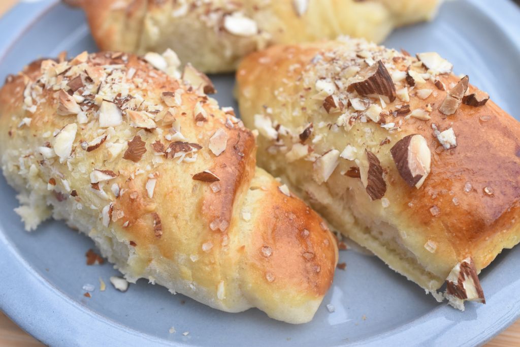 Kærnemælkshorn med rabarber - rabarberhorn