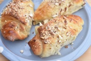 Kærnemælkshorn med rabarber - rabarberhorn