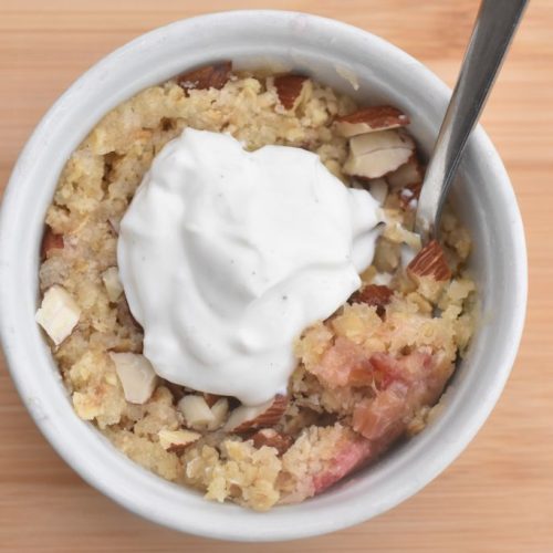 Rabarbercrumble i kop - nem rabarber kage