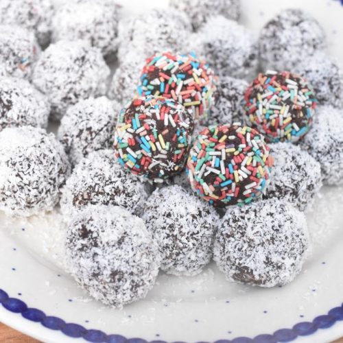 Hjemmelavede romkugler af kagerester