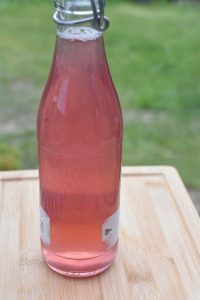 DSC_2696 • nogetiovnen.dk Syrensaft - frisk sommerdrik - saft af syrener