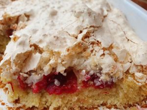 Herregårdskage med rabarber & kokos marengs