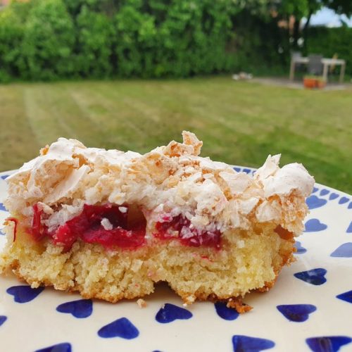 Herregårdskage med rabarber & kokos marengs