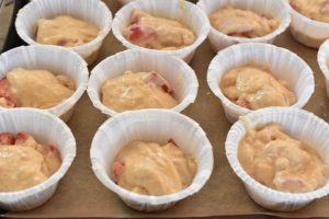 Makronmuffins med jordbær - nem opskrift