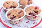 Makronmuffins med jordbær - nem opskrift