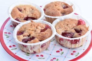Makronmuffins med jordbær - nem opskrift 