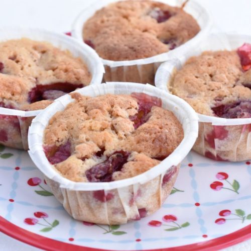 Makronmuffins med jordbær - nem opskrift
