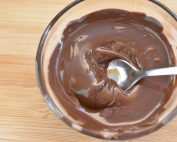 Smelt chokolade i mikroovn - så nemt er det