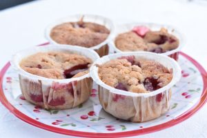 Makronmuffins med jordbær - nem opskrift 