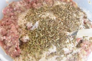 Oksefrikadeller - krydrede oksekødsfrikadeller 