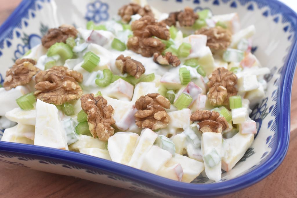 DSC_2967 • nogetiovnen.dk Waldorfsalat opskrift - nem lækker klassisk salat