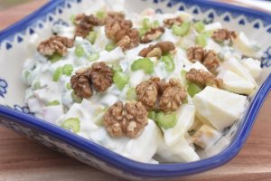 DSC_2971 • nogetiovnen.dk Waldorfsalat opskrift - nem lækker klassisk salat