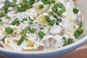 DSC_2979 • nogetiovnen.dk Wienersalat - kold kartoffelsalat med pølser