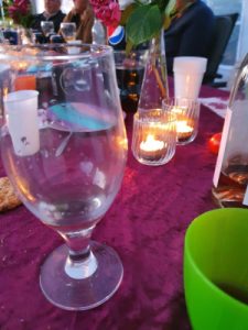 Sommer vejfest i sommerhuset med mad udefra