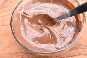 Små mazarinkager med marcipan og Nutella