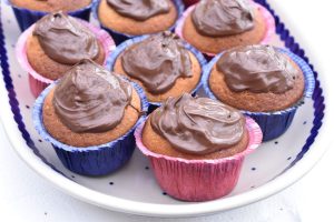 Små mazarinkager med marcipan og Nutella