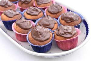 Små mazarinkager med marcipan og Nutella