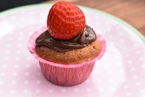 Små mazarinkager med marcipan og Nutella