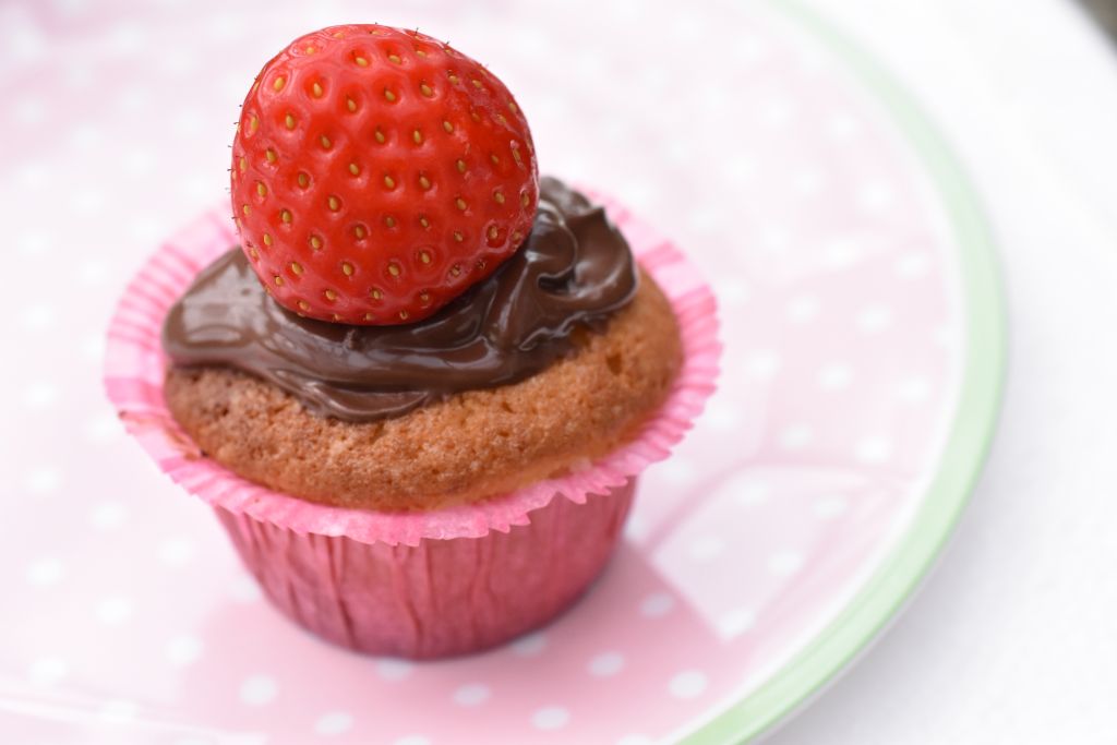 Små mazarinkager med marcipan og Nutella