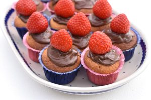 Små mazarinkager med marcipan og Nutella