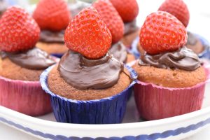 Små mazarinkager med marcipan og Nutella