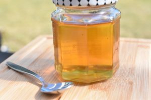 Hyldeblomstsirup af hyldeblomstsaft - nem opskrift