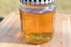 Hyldeblomstsirup af hyldeblomstsaft - opskrift