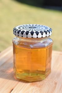 Hyldeblomstsirup af hyldeblomstsaft - nem opskrift