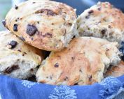 DSC_0222 • nogetiovnen.dk Chokoladebrud med banan - luftige bananbrud