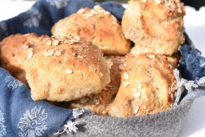 Langtidshævede boller med havregryn - opskrift