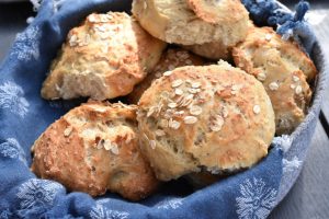 Langtidshævede boller med havregryn - opskrift