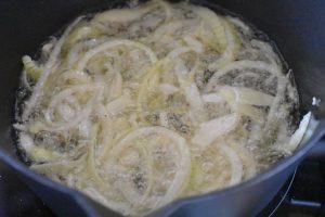 Hjemmelavede ristede løg - nem opskrift