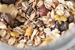 Hjemmelavet müslibar med kondenseret mælk