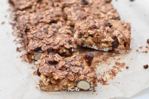 Hjemmelavet müslibar med kondenseret mælk