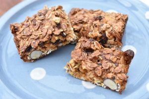 Hjemmelavet müslibar med kondenseret mælk