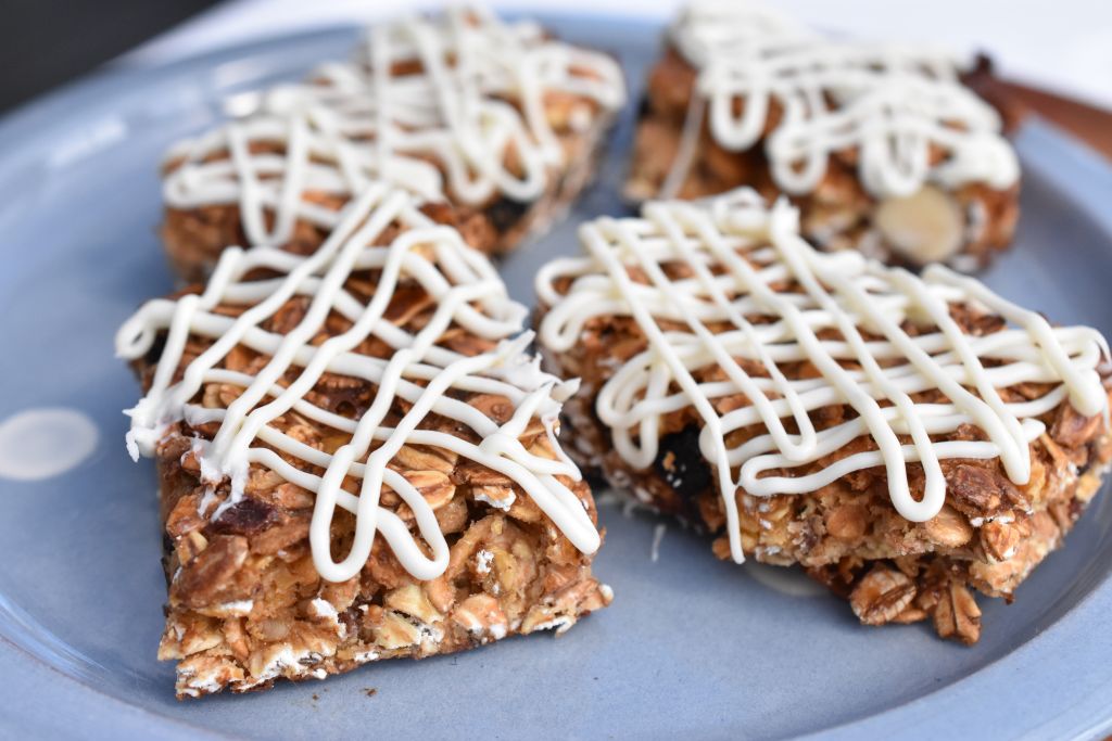 Hjemmelavet müslibar med kondenseret mælk