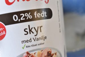 DSC_0603 • nogetiovnen.dk Fragilité - nem marengskage med frugt & bær