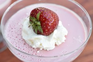 Jordbær panna cotta - nem fløde dessert