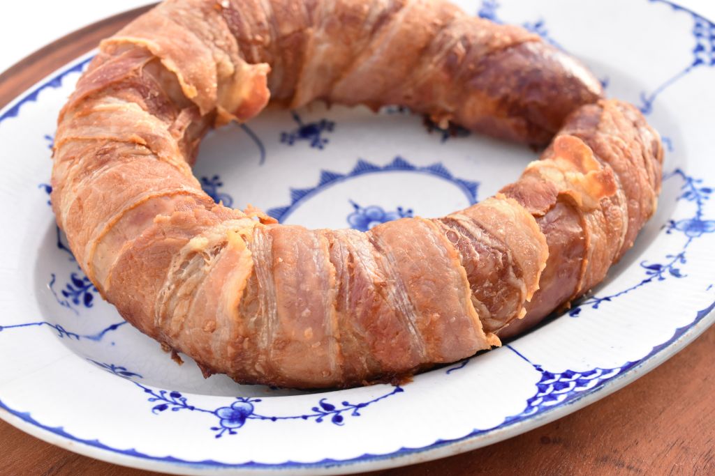 Medister med bacon i ovn ell. airfryer