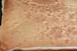 Jordbærroulade opskrift - roulade med jordbær