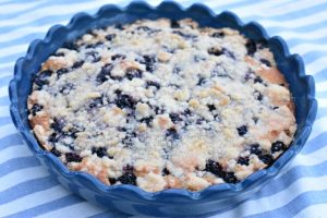 Brombærkage med crumble - saftig & lækker