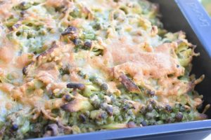 Frisk pasta med ærter, pesto og mozzarella