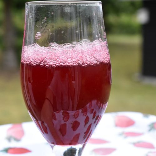 Brombærsaft - opskrift på saft med brombær