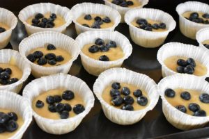 Saftige citronmuffins med blåbær - svampede