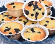 Saftige citronmuffins med blåbær - svampede