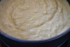 Kage i airfryer med bær og kokos - nem opskrift