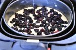 Kage i airfryer med bær og kokos - nem opskrift